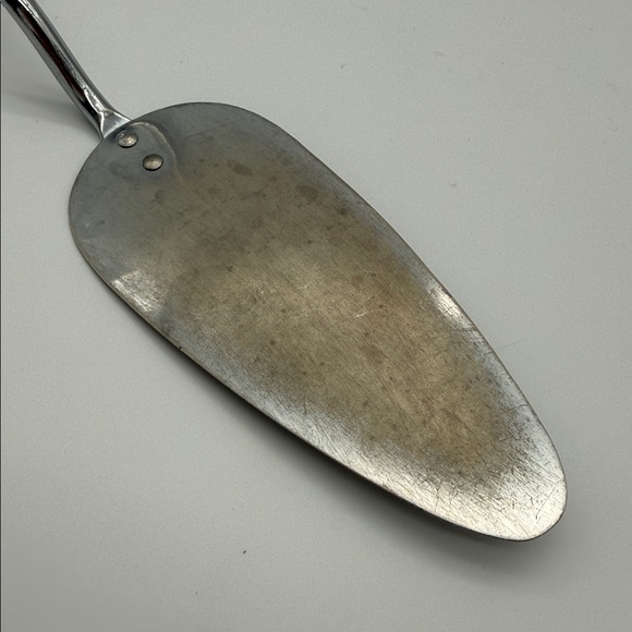 Irvingware Cake Server - Picture 2 of 4